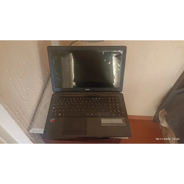 Laptop De Uso Acer Aspire E1-522