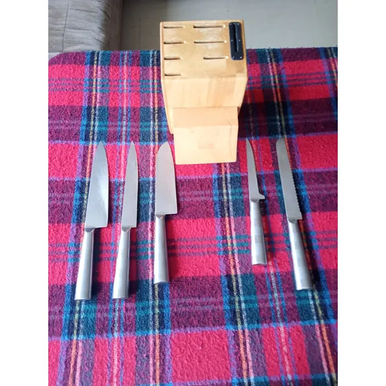 Set De Cuchillos Guttlem