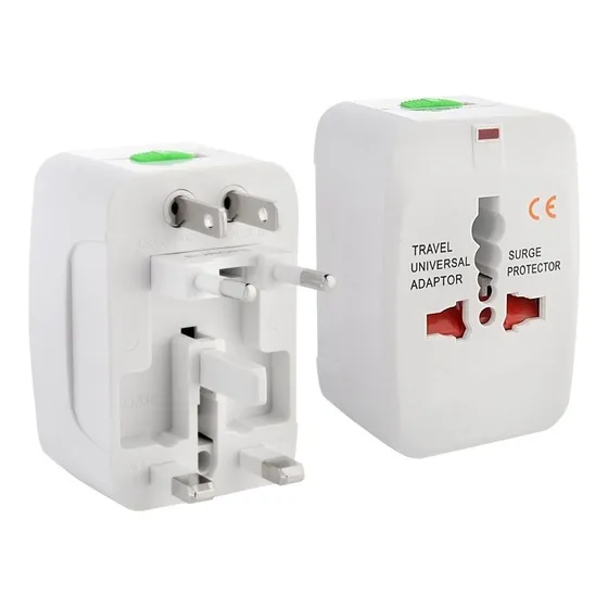 Adaptador De Corriente Universal Kit Viajero
