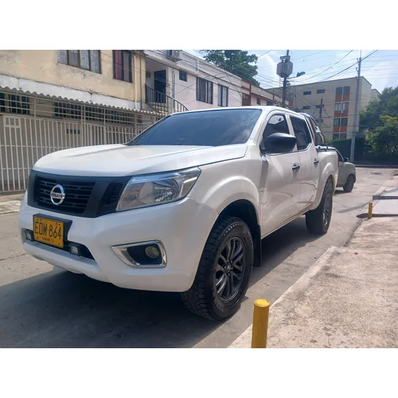 Nissan Np300 Frontier 2.5 Cd 4x4 Se Mt 4p