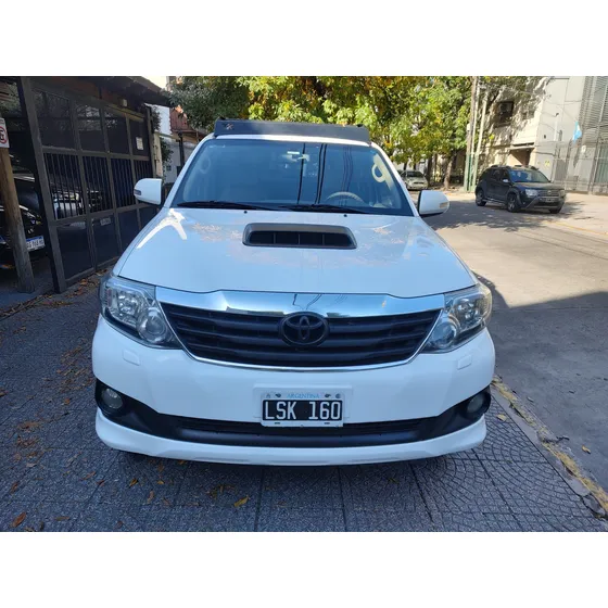 Toyota Hilux Sw4 3.0 Srv Cuero I 171cv 4x4