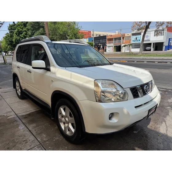Nissan X-trail 2.5 Slx Lujo Cvt Mt