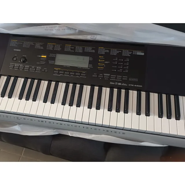 Teclado Casio Ctk- 4400 Con Base E Intacto