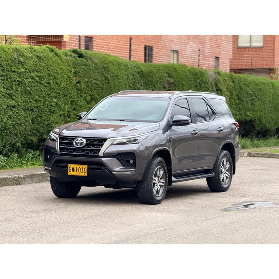 Toyota Fortuner 2.4 Street At 7as