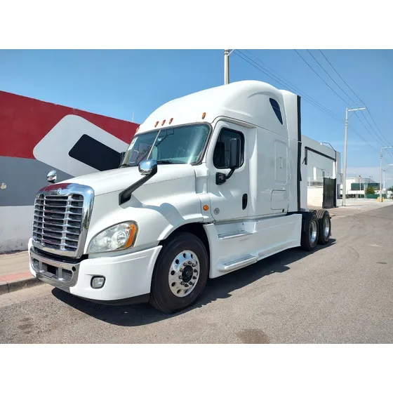 Freightliner Cascadia Blanco 2013 ,camiones,cummins