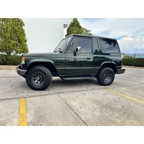 Mitsubishi Montero 2.6 L042 Lona