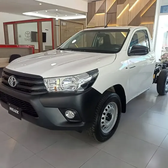 Toyota Hilux 2027 2.4 Diésel 4x4 Aut