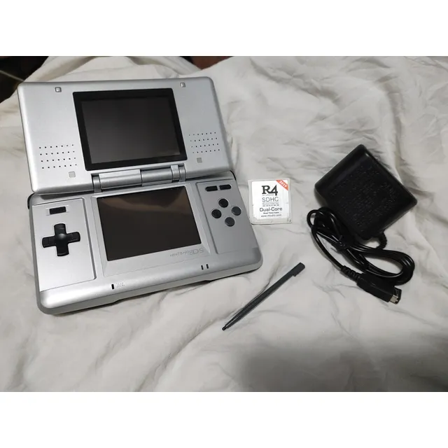 Nintendo Ds Fat Plata R4 Juegos Stylus Funcionando Al 100 Plateado
