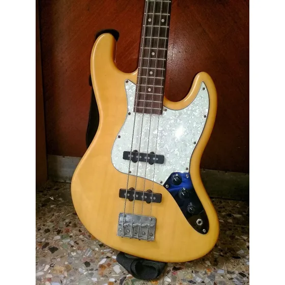 Bajo Mirrs Jazz Bass N0 Ampeg Boss Crate Peavey Swr Gallien