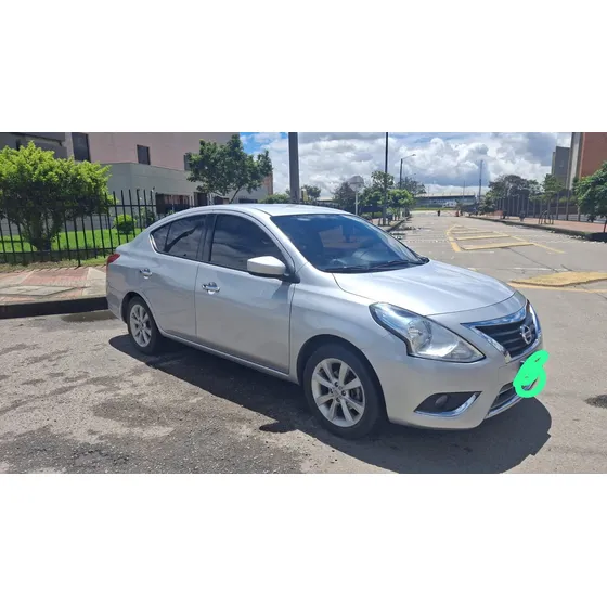 Nissan Versa 1.6 Sense