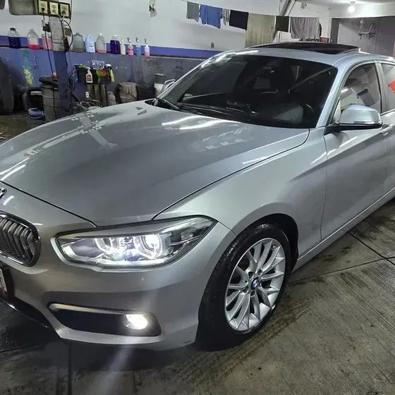 BMW Serie 1 2017 5p 120ia Urban Line At 2l Turbo