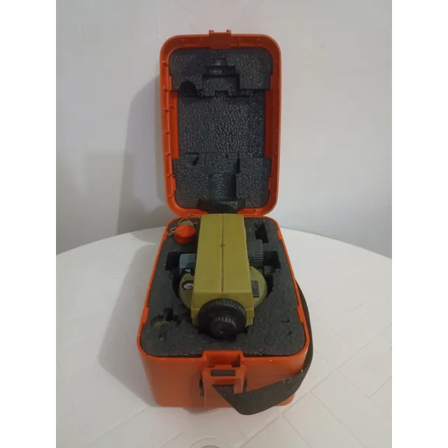 Nivel Topografíco Marca Wild Heerbrugg Mod. Na28