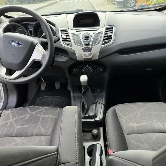 Ford Fiesta 2013 1.6 Hatchback Mecánica