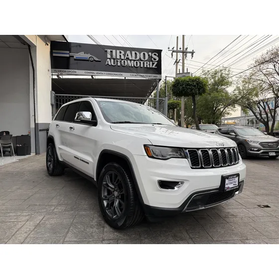 Jeep Grand Cherokee 5.7 Limited Lujo 4x4 At