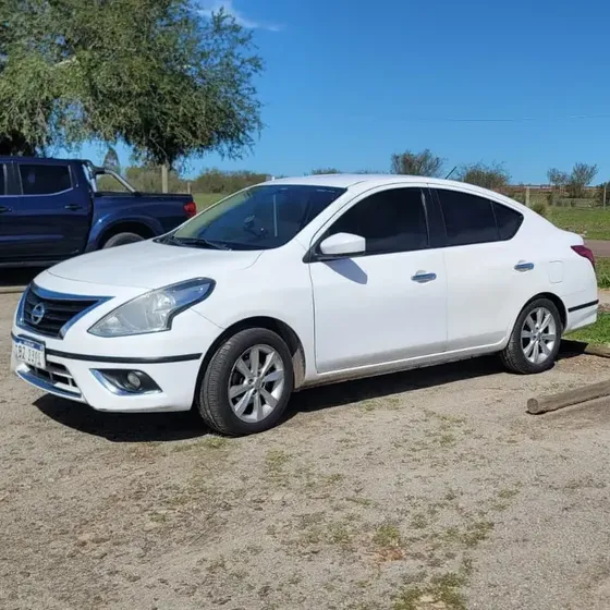 Nissan Versa 2015 Extra Full Automático