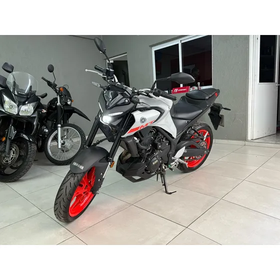 Yamaha Mt03