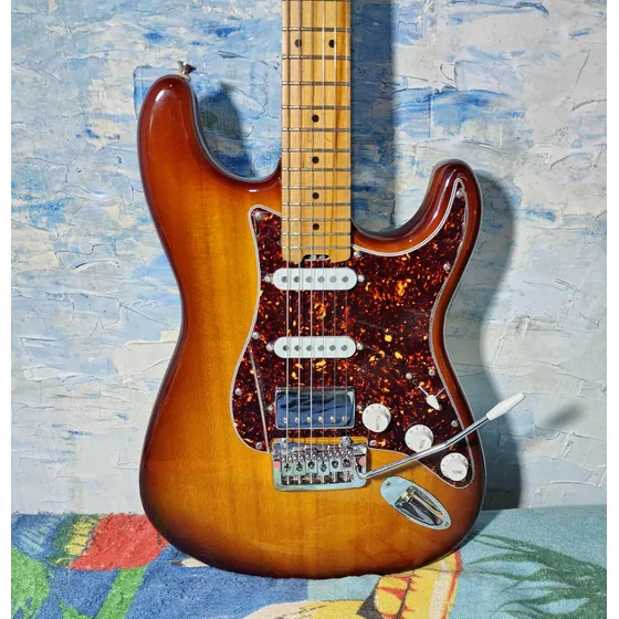 Studebaker Stratocaster Sky Hawk Hss Honeyburst - Willaudio