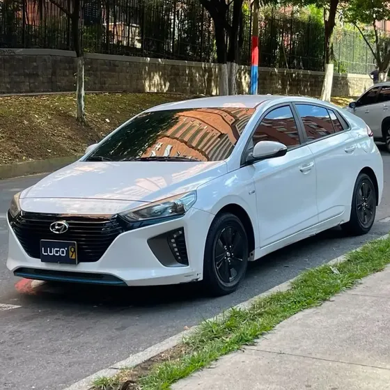 Hyundai Ioniq 2019 Limited 1.6 Híbrido Único Dueño Automático