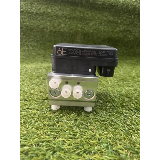 Modulo Actuador Abs Fortuner Y Hilux Kavak Original Toyota