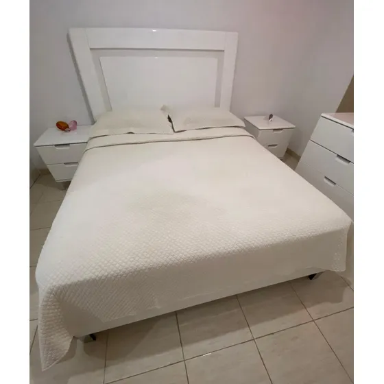 Cama Ashley