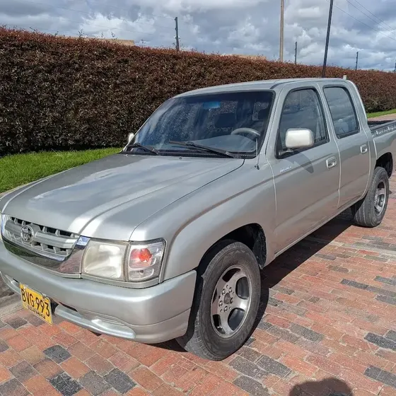 Toyota Hilux 2004 2.4l