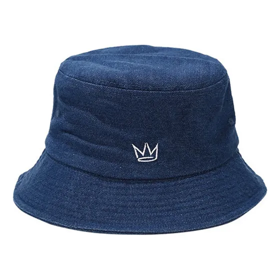 A Gorra De Lavabo De Pescador Con Estampado De Corona De