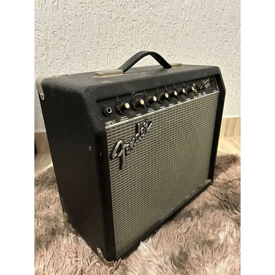 Amplificador Fender Frontman 25r