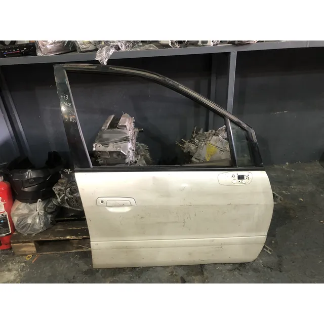 Puerta Mitsubishi Space Wagon 99 02