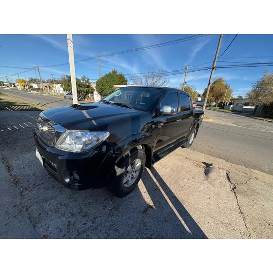 Toyota Hilux 3.0 Tdi Srv Cab Doble 4x4 Cuero