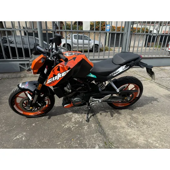 Vendo Ktm Duke 200 Año 2023 1220 Km Reales, Sin Uso, Dueña