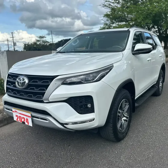 Toyota Fortuner 2024 2.4 Diésel Sr 4x2