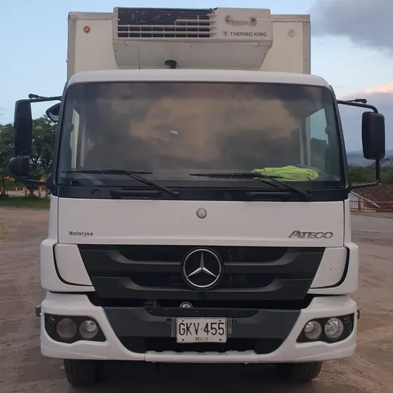 Camión Mediano Mercedes Benz Atego 1726 Largo Euro V 2020