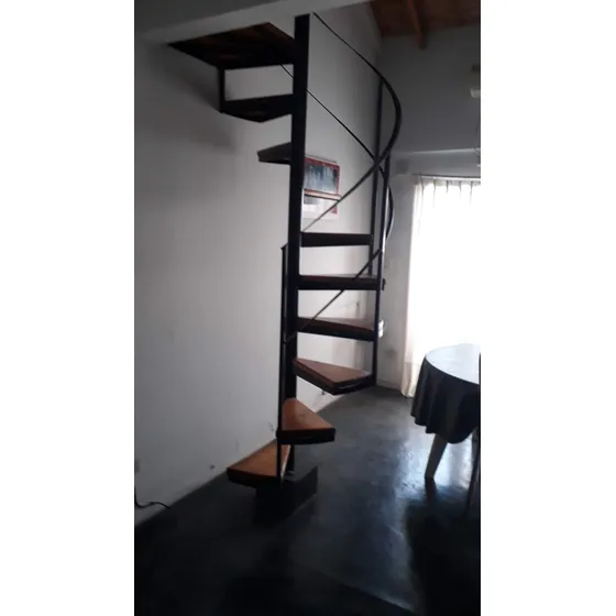Escalera Caracol.muy Buen Estado. Ver Fotos