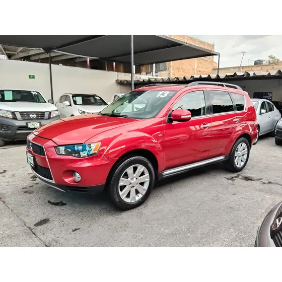 Mitsubishi Outlander 3.0 Limited V6 7 Pas. At