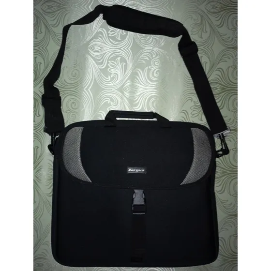 Maletin Targus 16   Slipcase Sport Nb