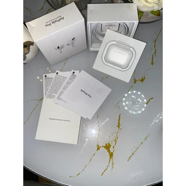 AirPods