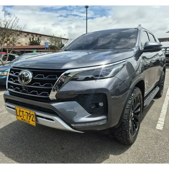 Toyota Fortuner 2022 Srv At 2.4 4x2 Diesel
