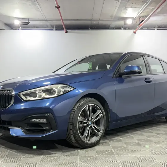 BMW Serie 1 2021 118i Dinamyc 1.5t At 2021 en Las Condes - RM (Metropolitana) usado