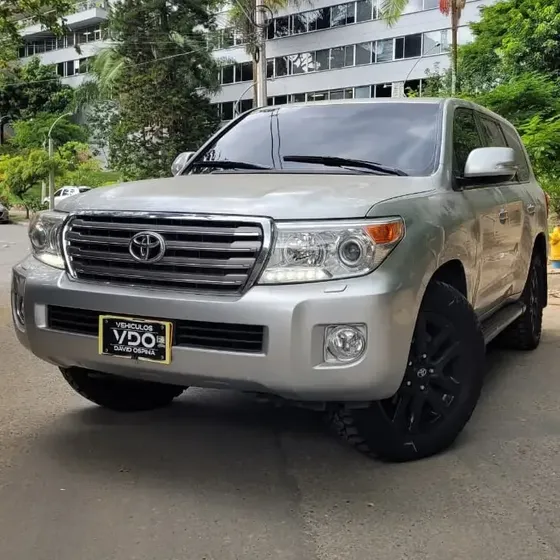 Toyota Land Cruiser 2014 4.5 Imperial Lc200