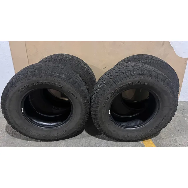 Vendo Juego De Cauchos General Grabber Lt 285 / 70r17 Usados