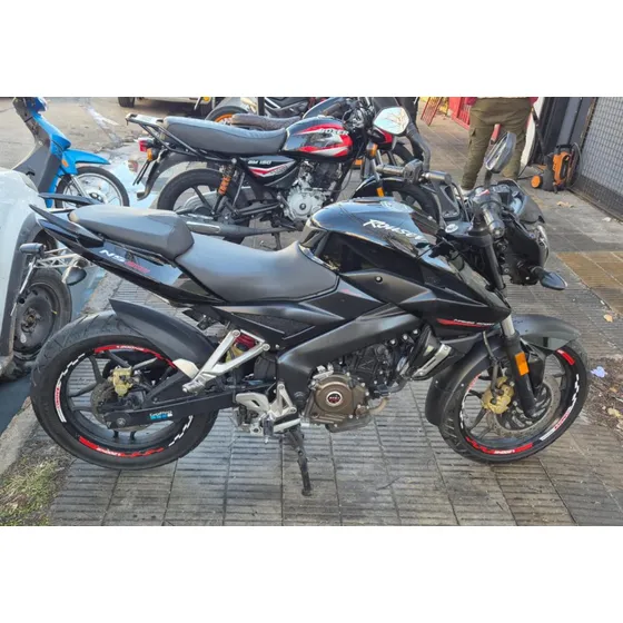 Única Mano Bajaj Rouser Ns 200