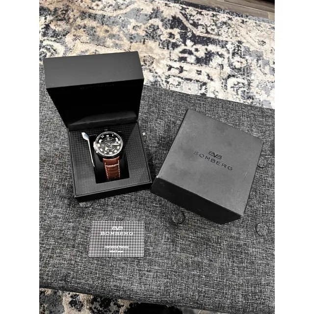 Reloj Para Caballero Automático Bomberg Bolt 68 Seminuevo