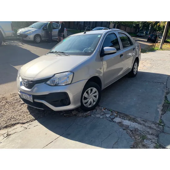 Toyota Etios 1.5 Sedan X