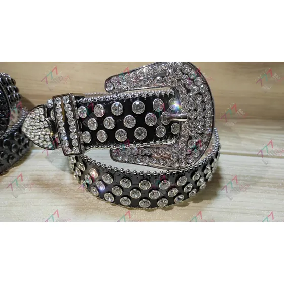 Cinturon De Dama Con Remaches Y Diseñó De Diamante Importado