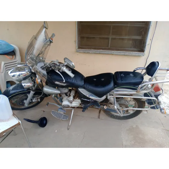 Motomel Custom 200