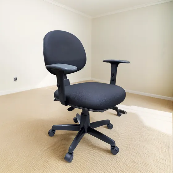 Cadeira Executiva Back System Com Braços Reguláveis.