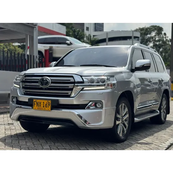 Toyota Land Cruiser 5.8 Sahara Vx.r V8