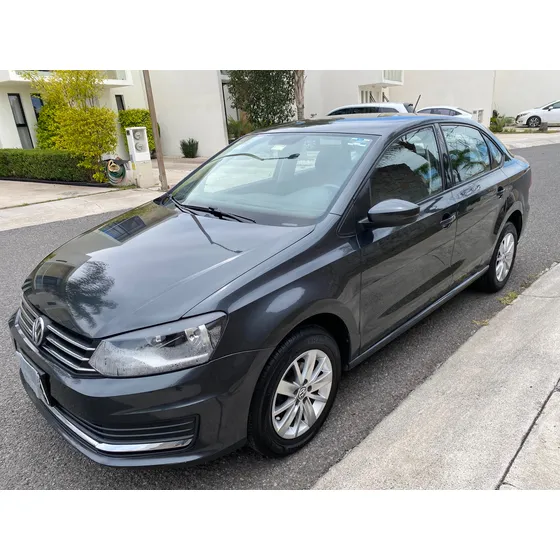 Volkswagen Vento 1.6 Confortline Mt