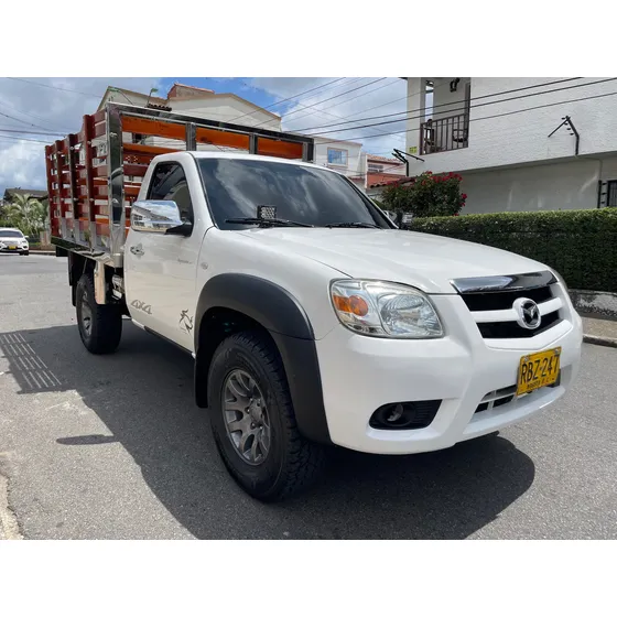 Mazda Bt-50 B2600 4x4 Estacas