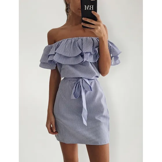 Vestido A Rayas Con Hombros Descubiertos 